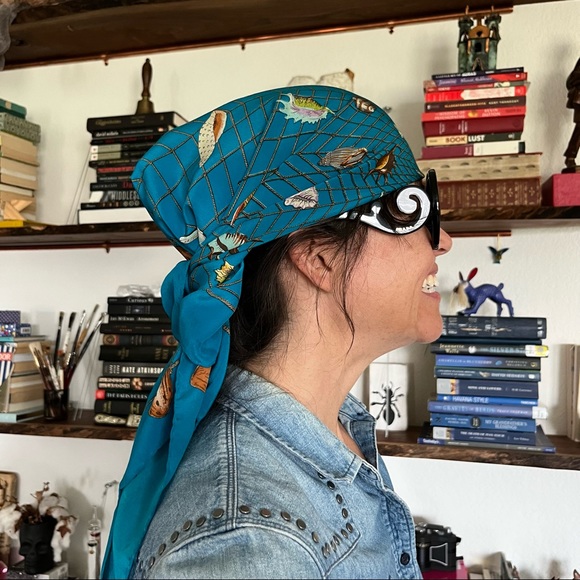 Gucci VTG Seashell Portal Silk Scarf - Picture 11 of 16